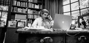 John Kerry US Senator from Massachusetts with his Apple Mac John Kerry US Senator from Massachusetts with his Apple Mac