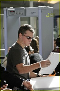 馬特達蒙與他的蘋果 Mac筆記本電腦 Matt Damon With His Apple Mac laptop