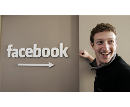 Facebook CEO Mark Zuckerberg, Mac User Facebook CEO Mark Zuckerberg, Mac User