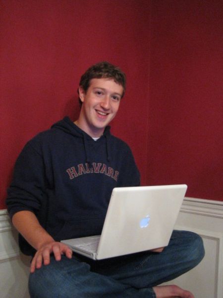 Mark-Zuckerberg-Facebook-CEO-Entrepreneur-with-his-Apple-Mac-laptop.jpg