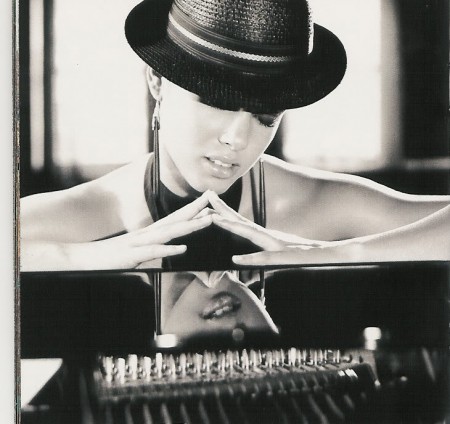 Alicia Keys with her classical pinao