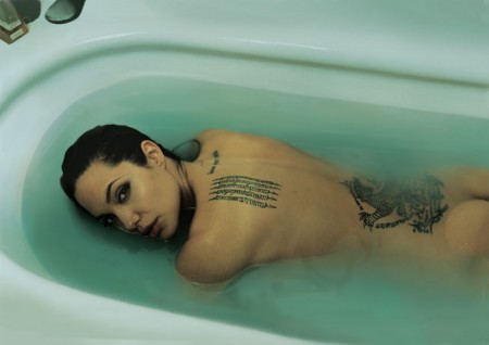Angelina Jolie nude bath tub, Annie Leibovitz