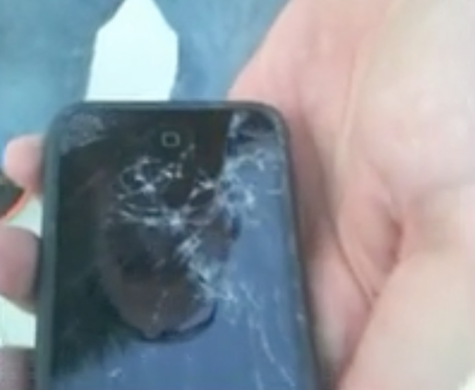 iphone 4 bumper case. Apple umper case fails to