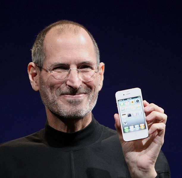 White-iPhone-4-Steve-Jobs-Headshot-WWDC-2010-photoshop.jpg