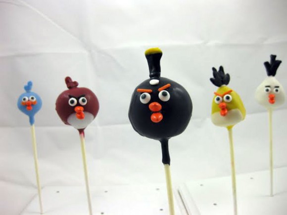 royal wedding cake pops. girlfriend royal wedding cake