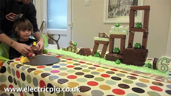 Angry Birds Electric Pig Playable Birthday Cake