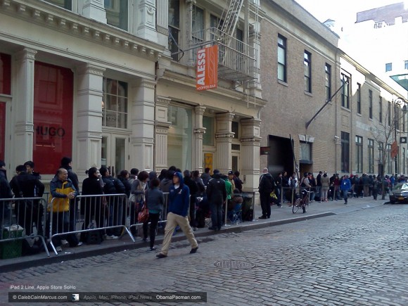 Apple Store SoHo iPad 2 Long Line Apple Store SoHo iPad 2 Long Line