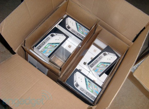 White iPhone 4 Shipping Box